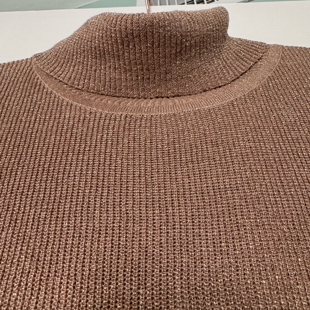 L’agence Metallic Gold Sleeveless Turtleneck Top - Picture 5 of 7